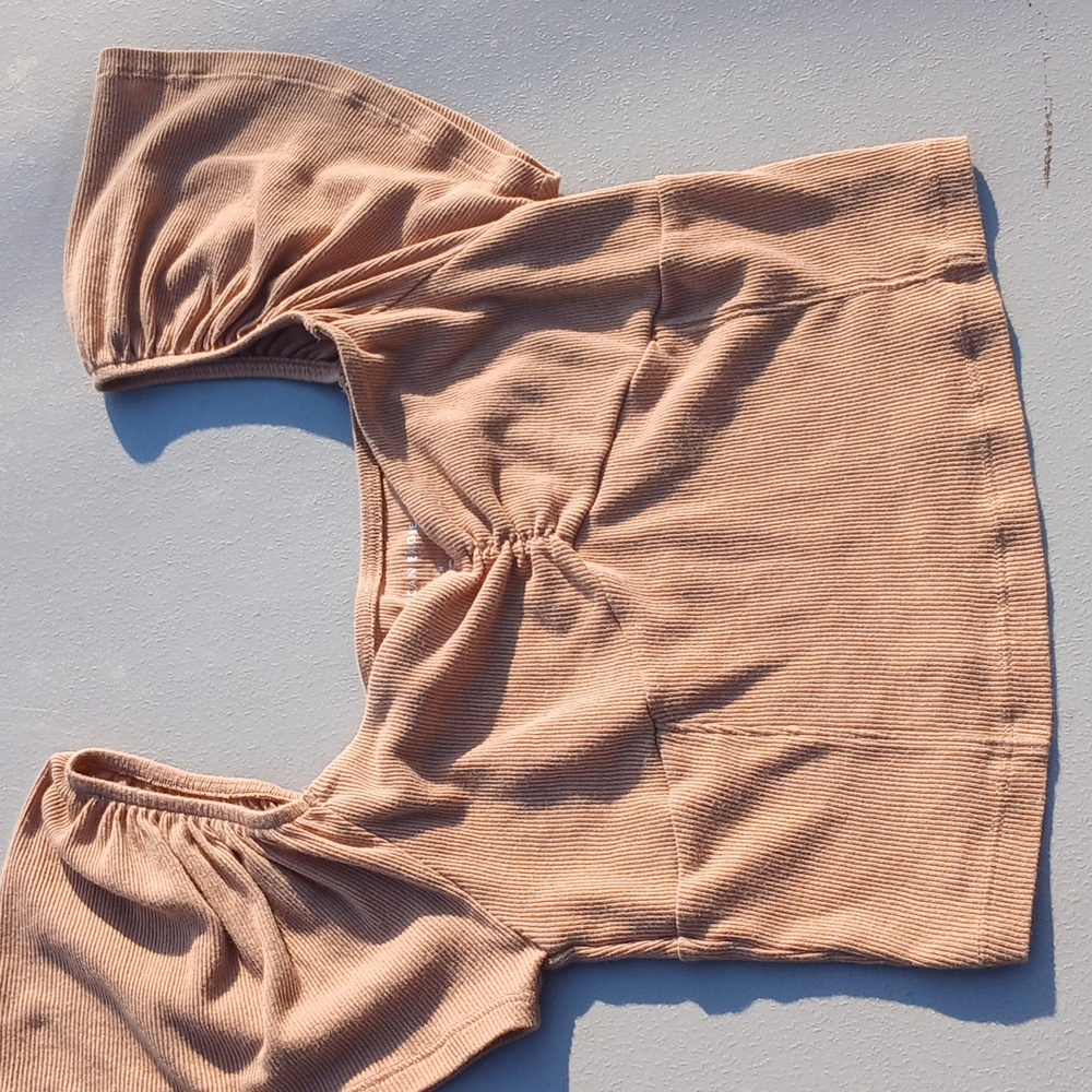 Tan Ribbed Puff Sleeve Top